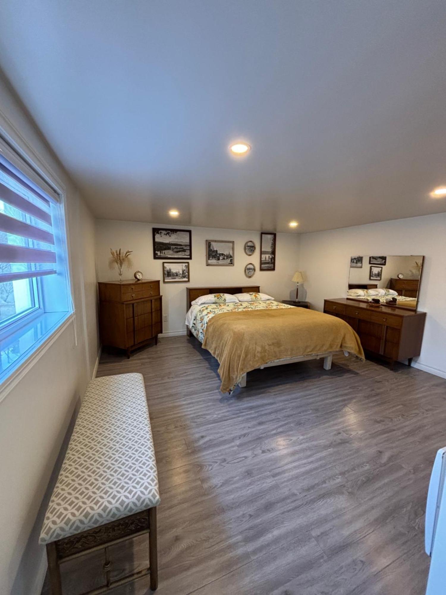 Le Veterans , Logement Prive Aux Centre Ville Lac-Megantic ภายนอก รูปภาพ